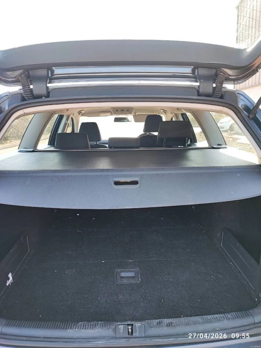 2011 VW passat - Image 4