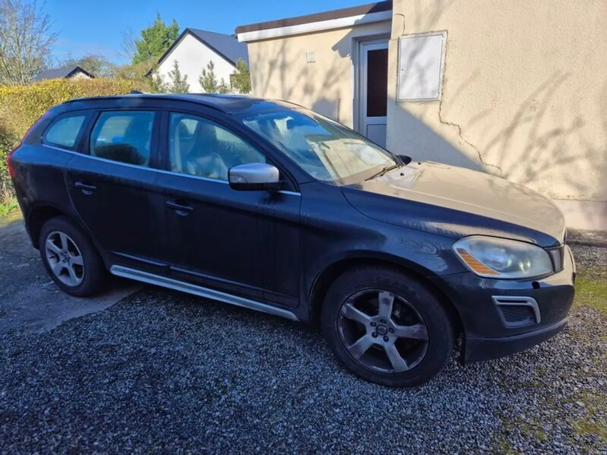 2010 Volvo Xc60 - Image 2