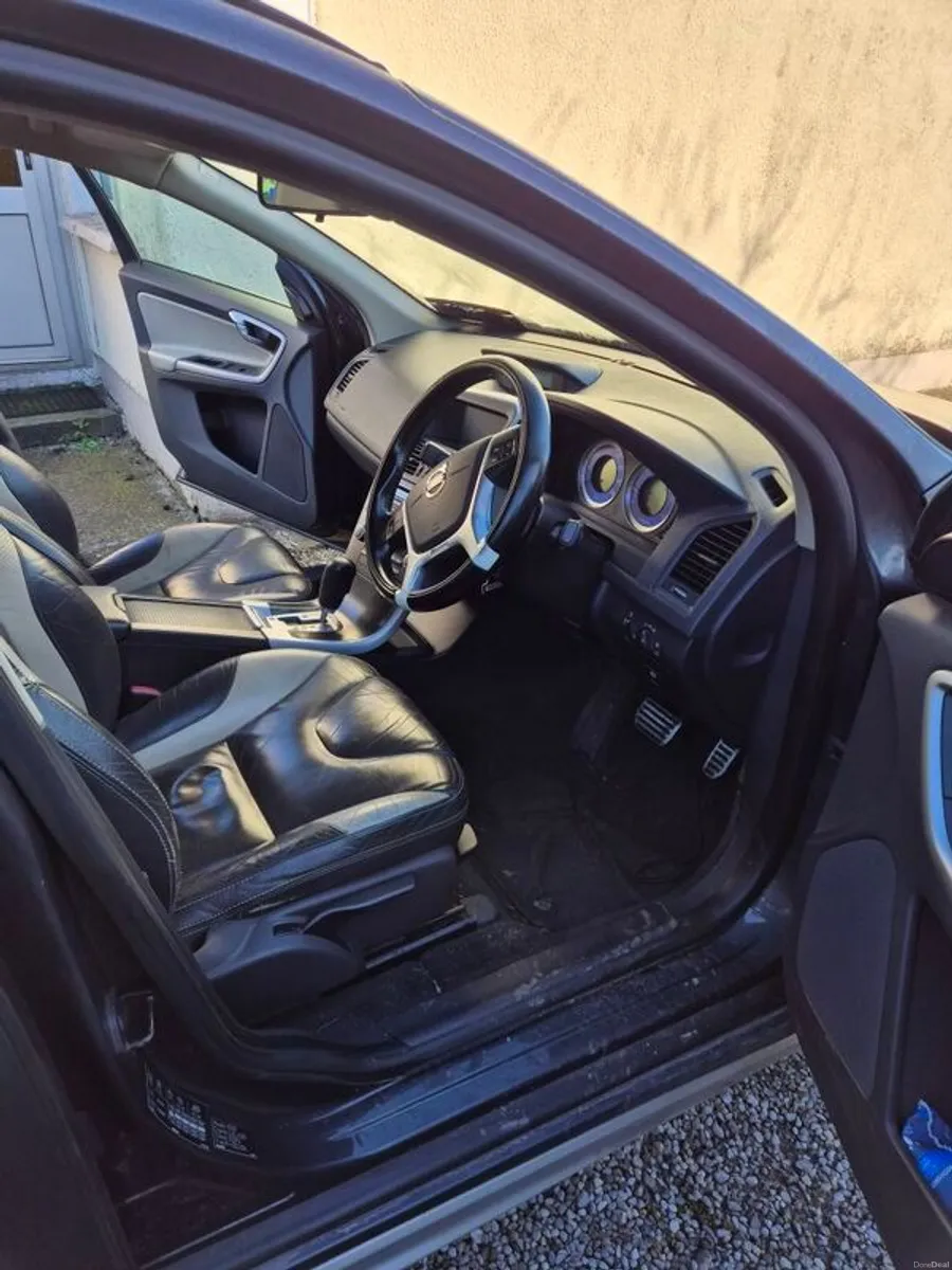 2010 Volvo Xc60 - Image 4