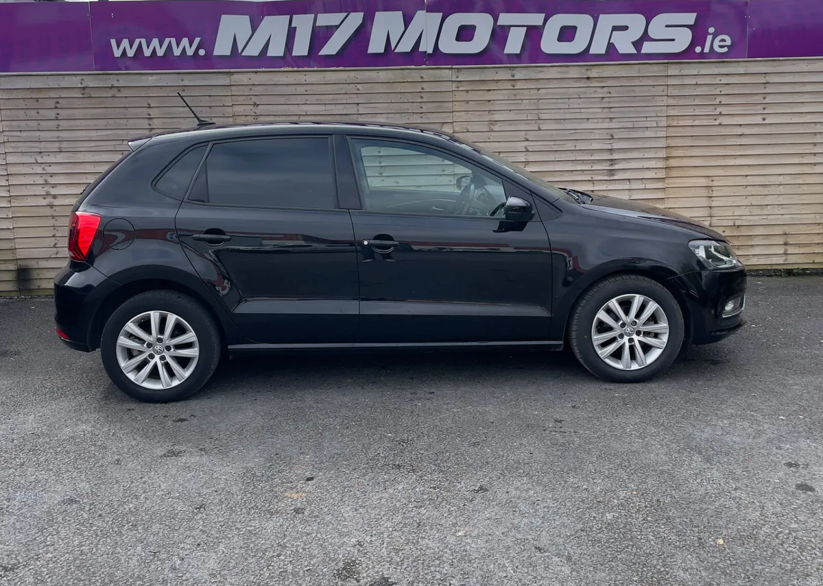 Volkswagen Polo 2016 - Image 2