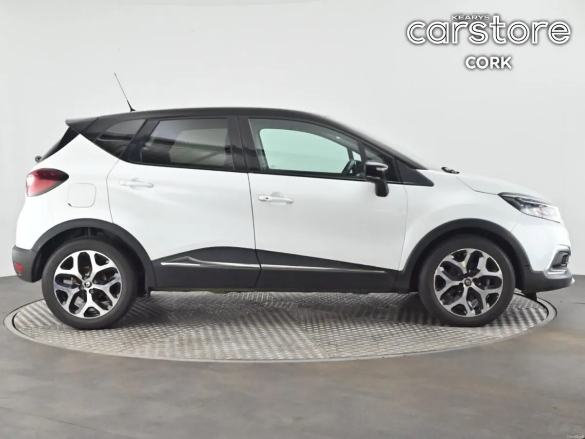 Renault Captur dCi 90 EDC SIGNATURE X NAV - Image 2