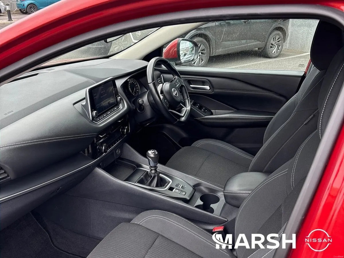 Nissan Qashqai 1.3 MILD HYBRID SV 5DR - Image 4