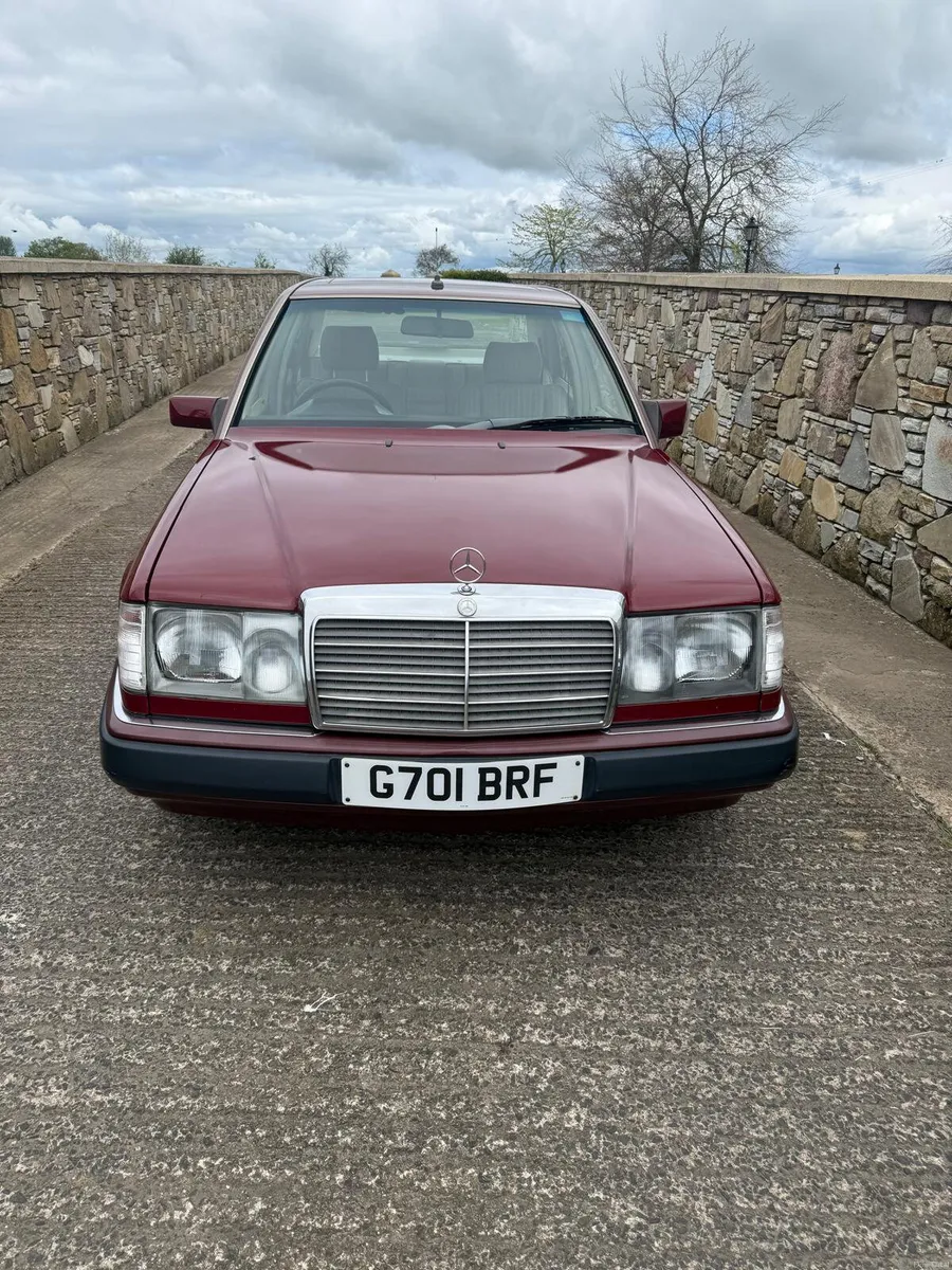 1990 Mercedes 124 Series 250 Diesel Automatic - Image 2