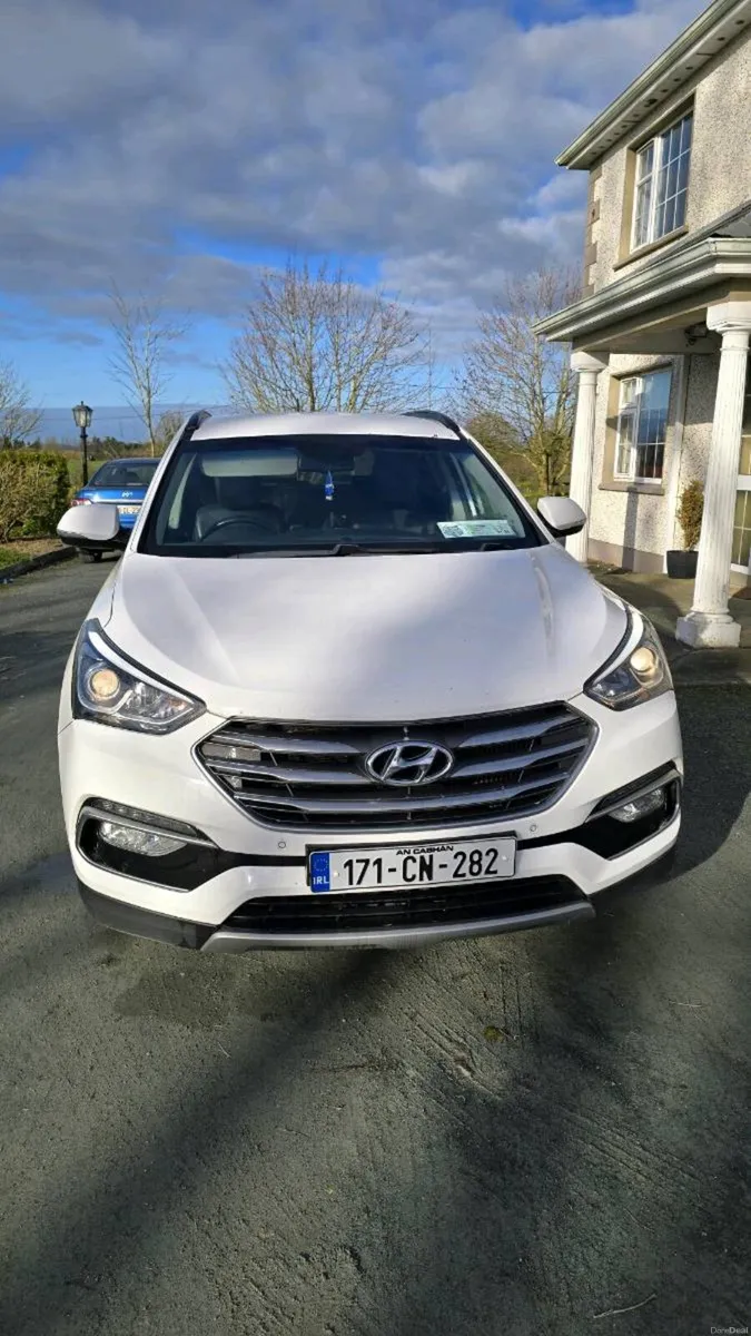 Hyundai Santa Fe Executive - Image 3