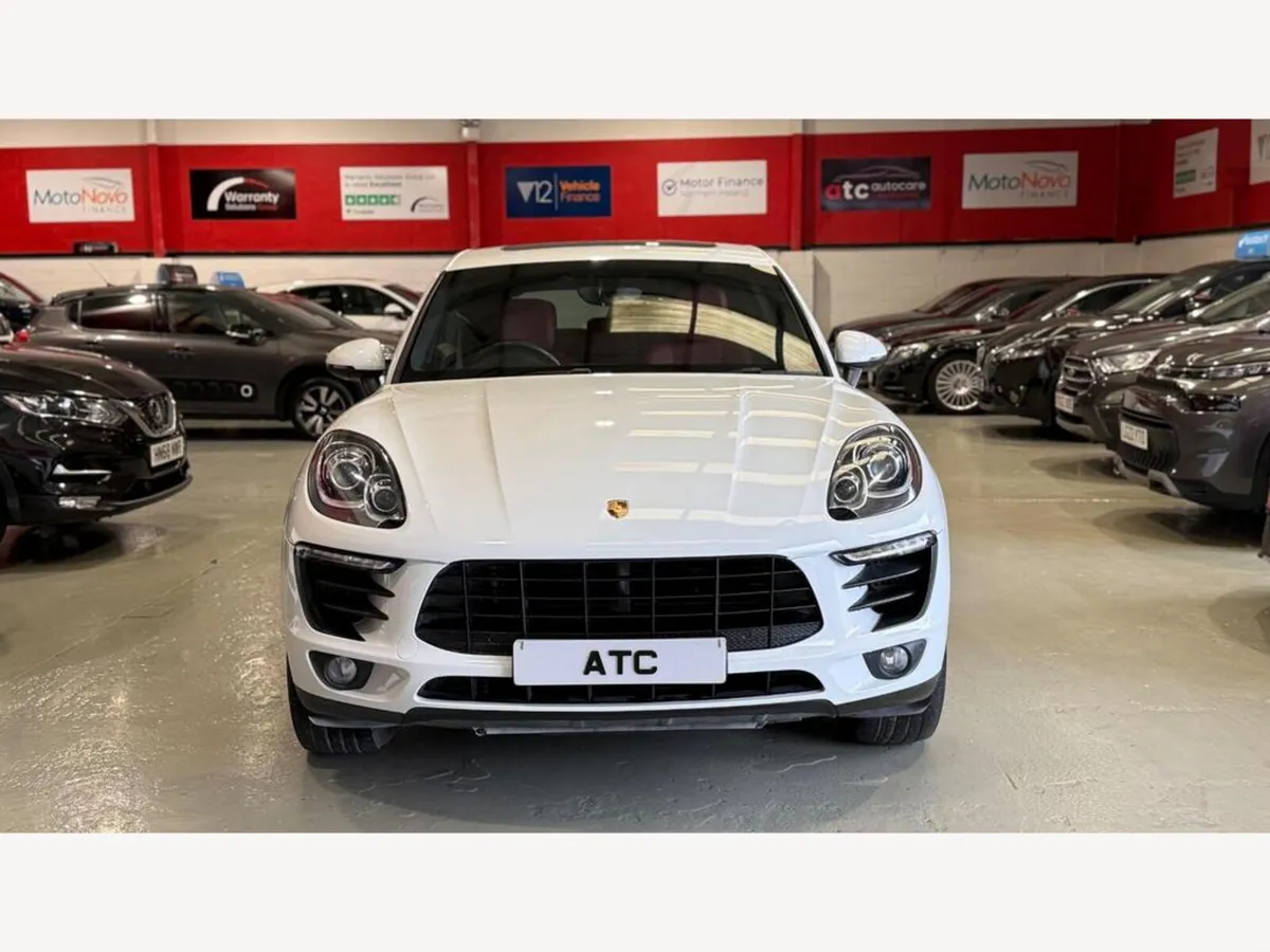 2015 Porsche Macan S s-a - Image 2