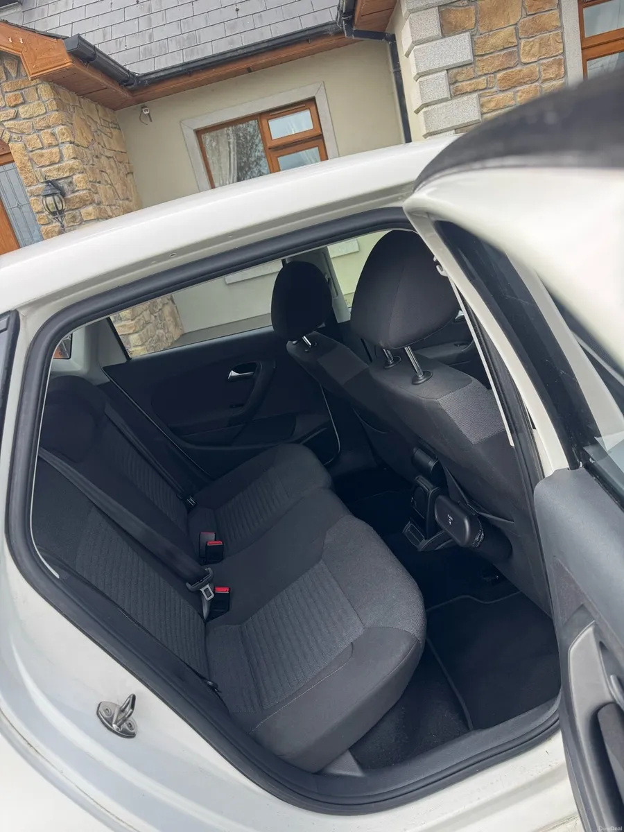 132 Volkswagen Polo - Image 2