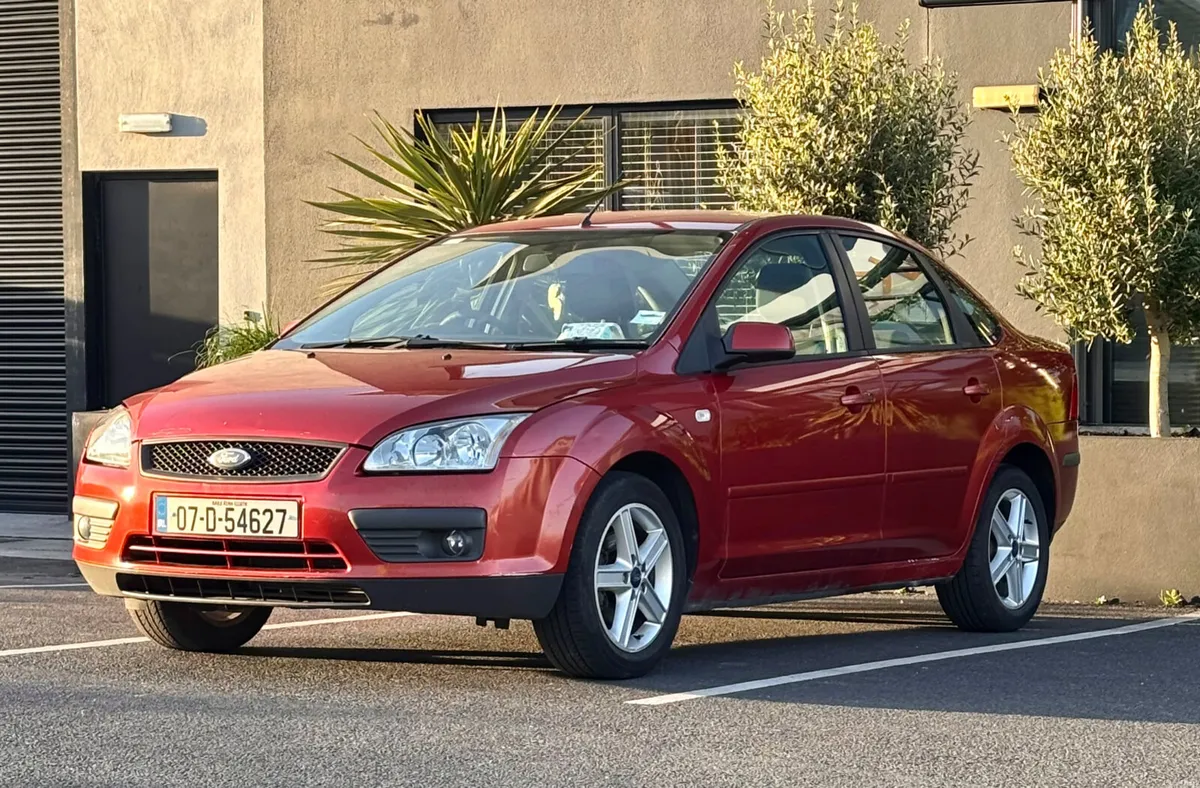 2007 Ford Focus LX*FRESH SERVICE* - Image 3