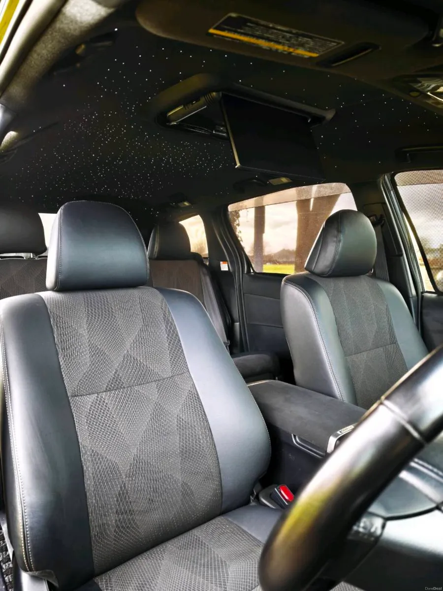 Toyota Estima 7 seater E-Four - Image 6
