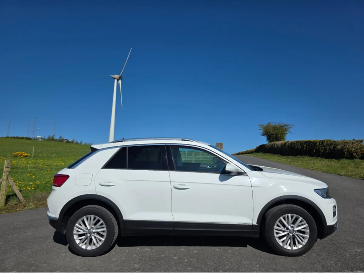 Volkswagen T-Roc DESIGN 1.0 TSI MANUAL 6SPEED FWD - Image 2