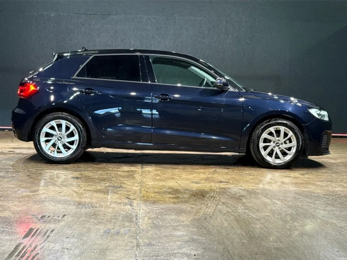 Audi A1 1.0 AUTOMATIC - HEATED SEATS - BLUE/BLACK - Image 3