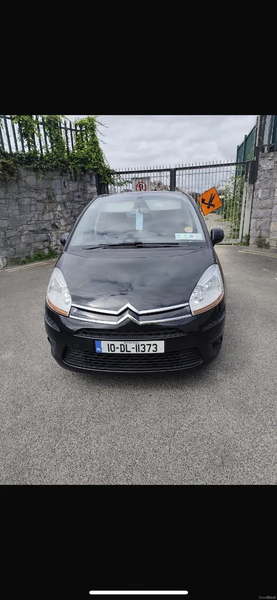 Citroen C4 Picasso 2010 - Image 1