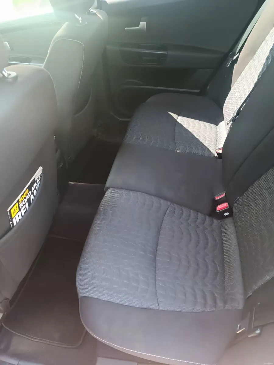 Kia Ceed 2011 - Image 2