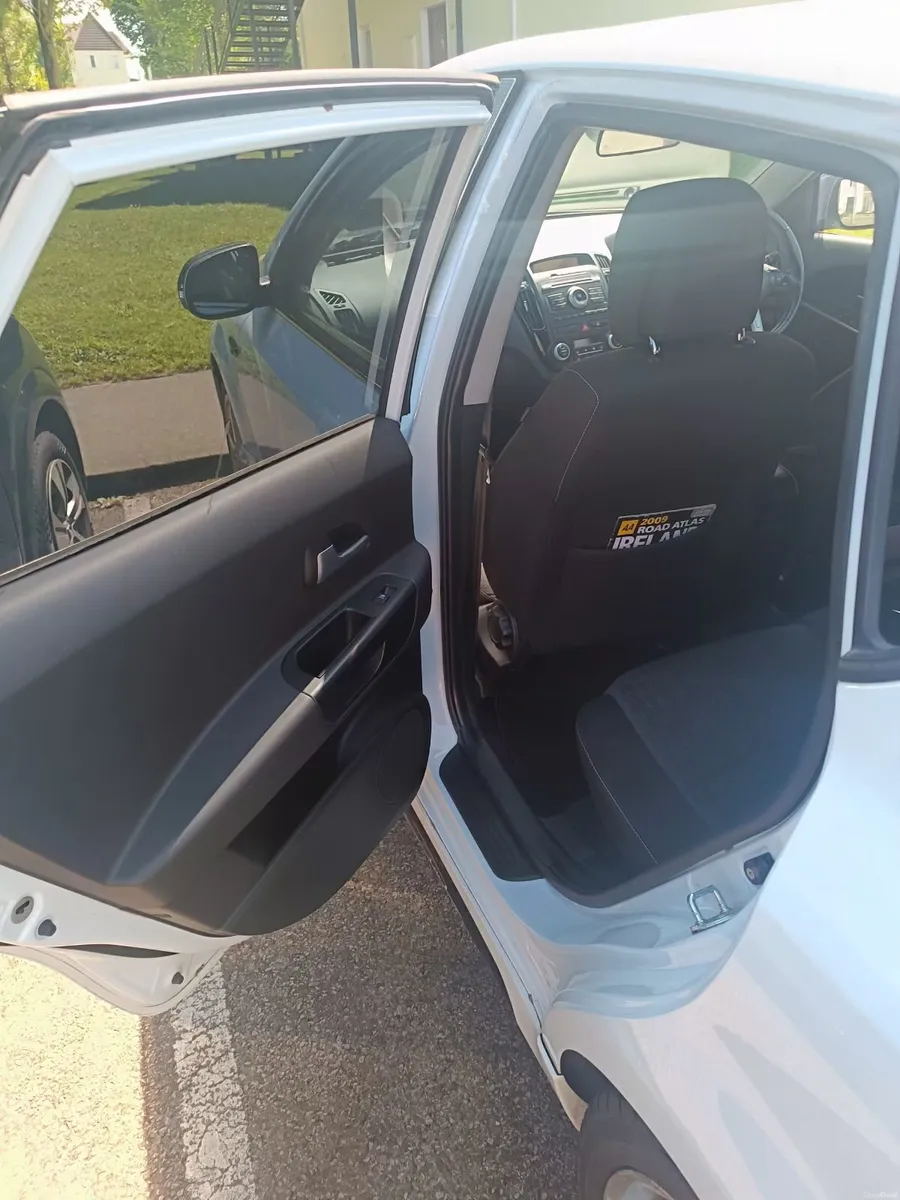 Kia Ceed 2011 - Image 4