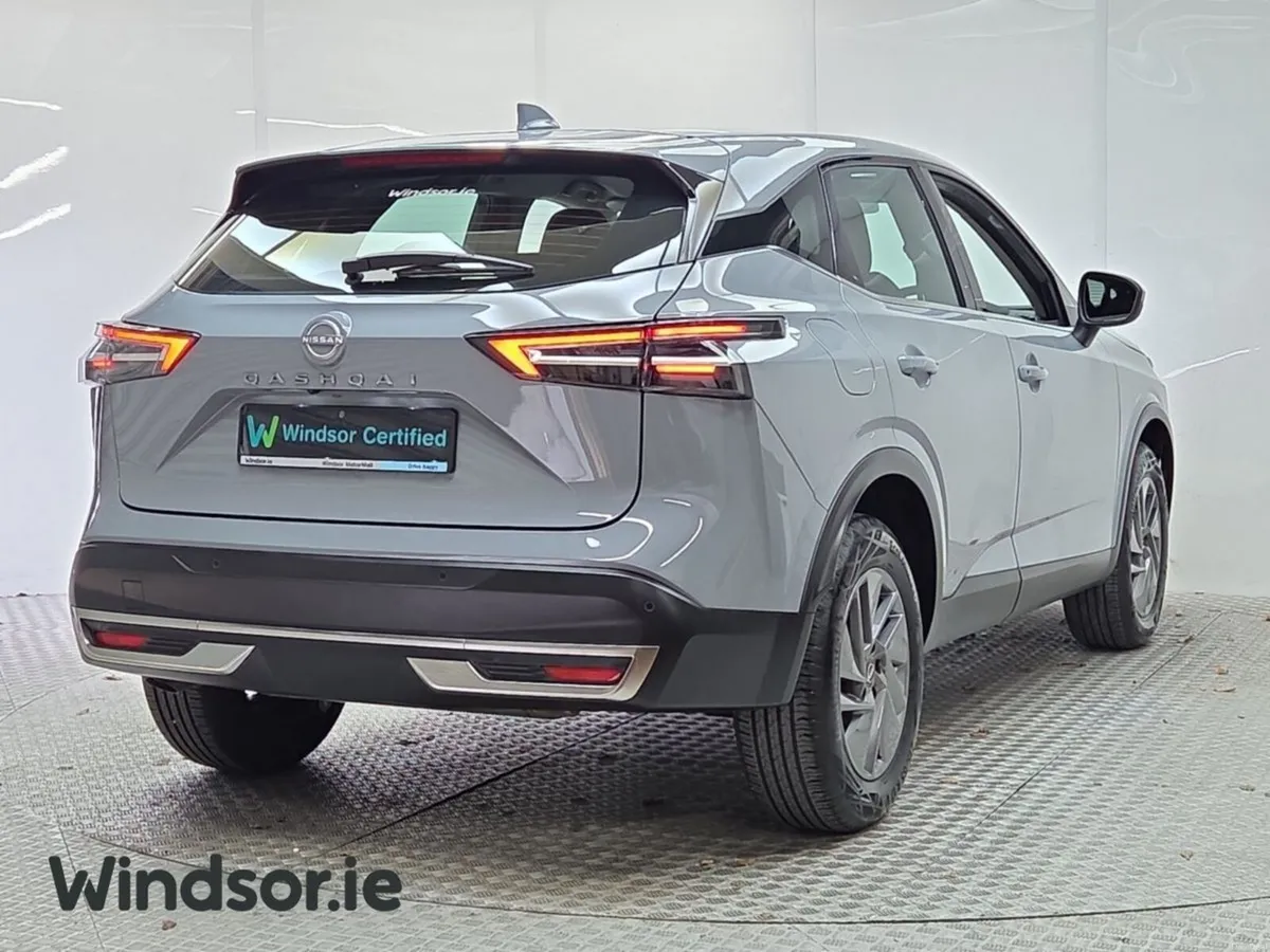 Nissan Qashqai 1.3 PET MILD HYBRID SV *Scrappage d - Image 3