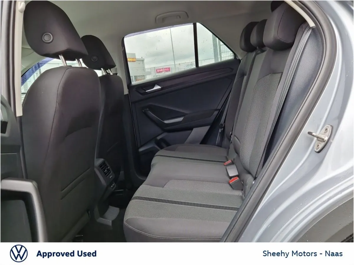 Volkswagen T-Roc Life 2.0TDI, Rear Camera - Image 6