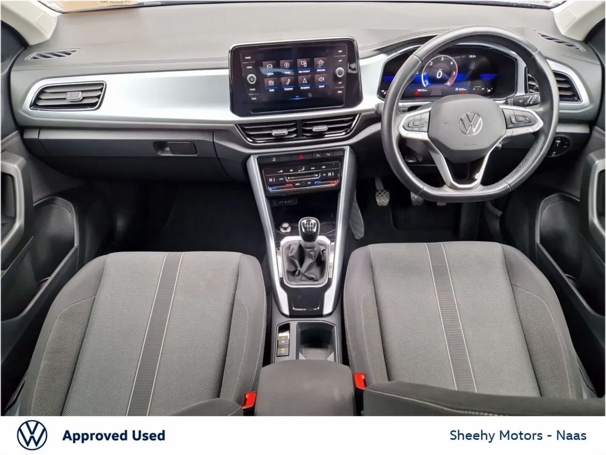 Volkswagen T-Roc Life 2.0TDI, Rear Camera - Image 3