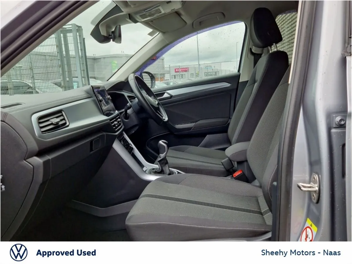 Volkswagen T-Roc Life 2.0TDI, Rear Camera - Image 4