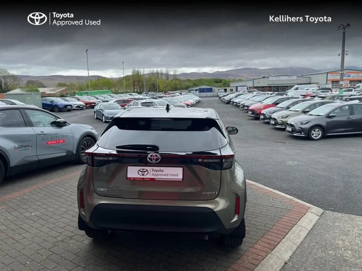 Toyota Yaris Cross HYBRID ELECTRIC LUNA SPORT - Image 4