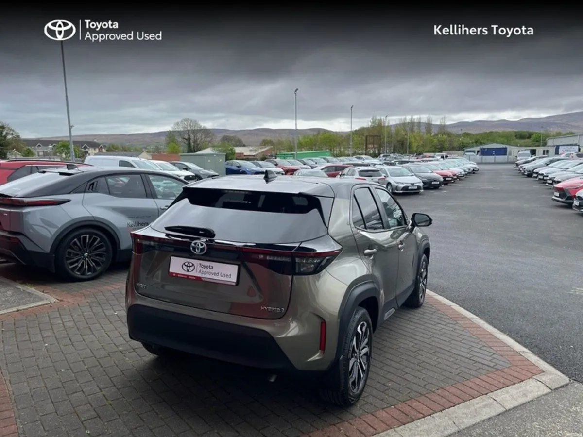 Toyota Yaris Cross HYBRID ELECTRIC LUNA SPORT - Image 2