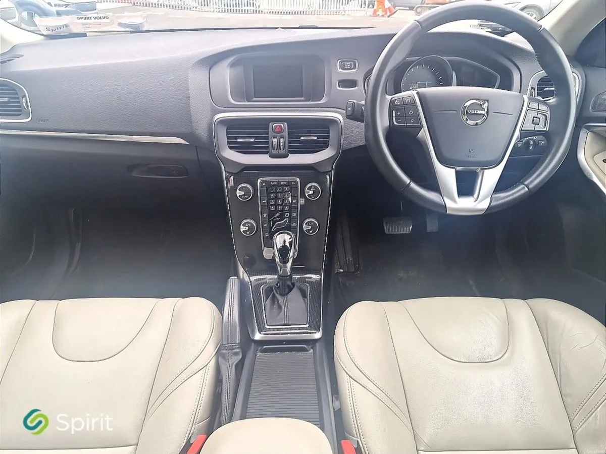 Volvo V40 T3 152hp Petrol Automatic, Full Leather, - Image 4