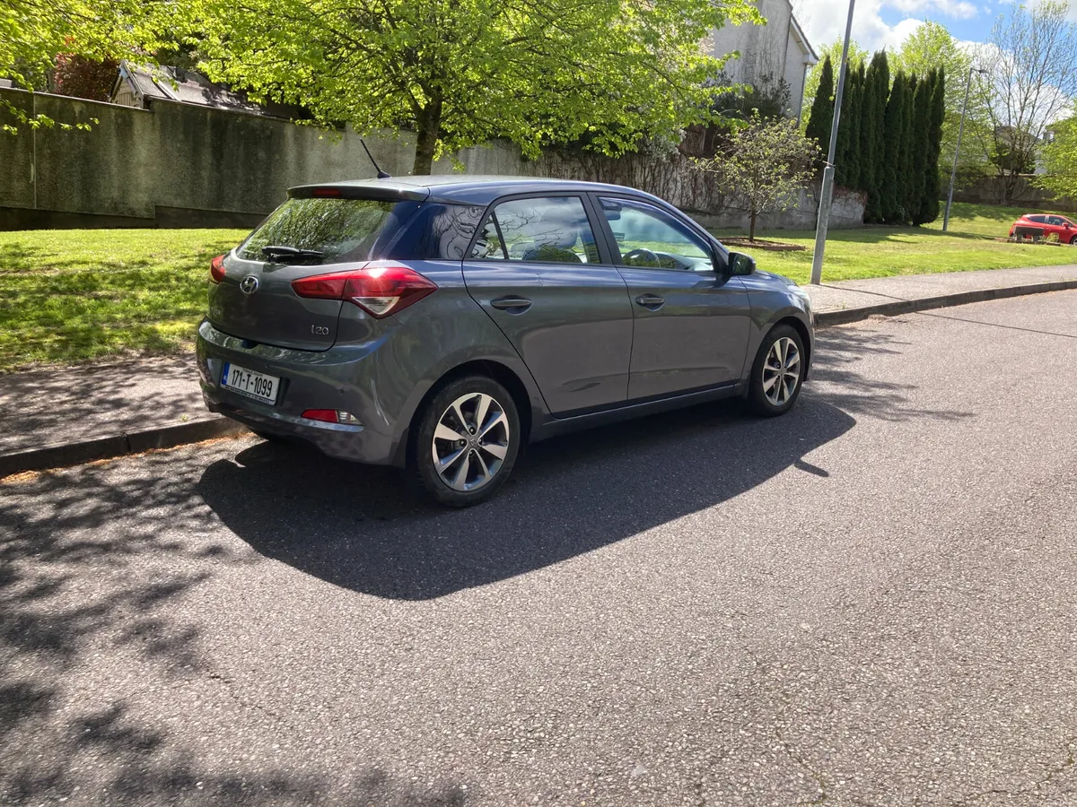 2017 Hyundai i20 1.1 Diesel Hatchback - Image 3