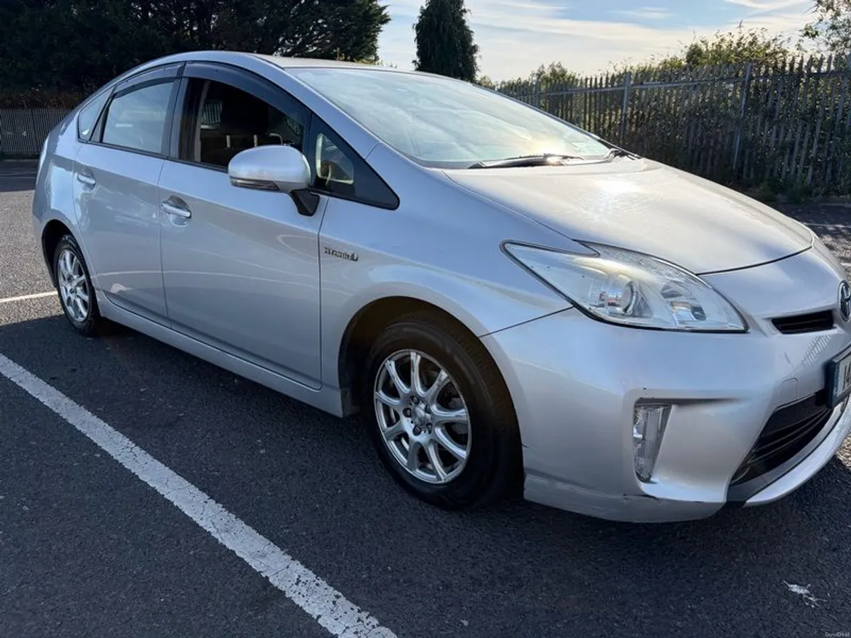 2014 Toyota Prius - Image 3