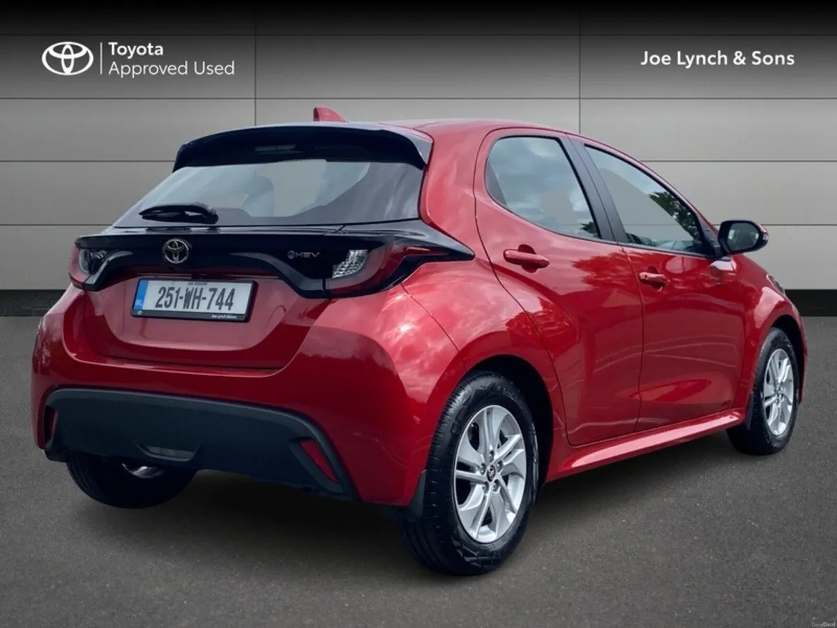 Toyota Yaris 1.5 - Image 2