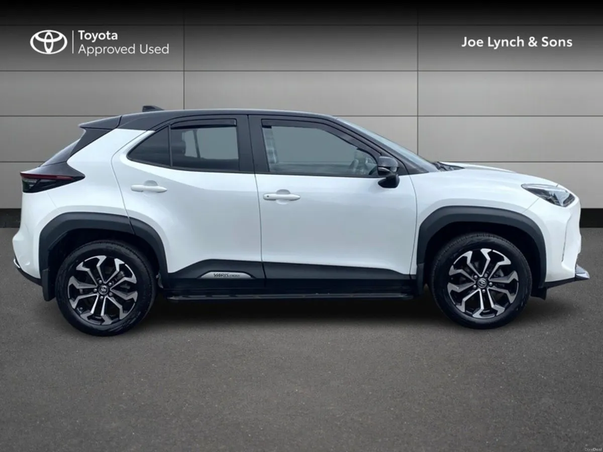 Toyota Yaris Cross YARIS CROSS LUNA SPORT - Image 3