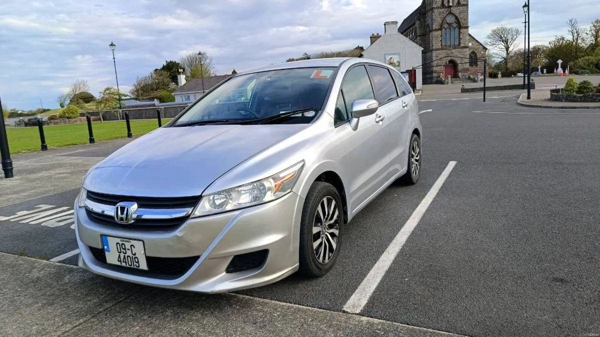 Honda stream 2009 automatic - Image 4