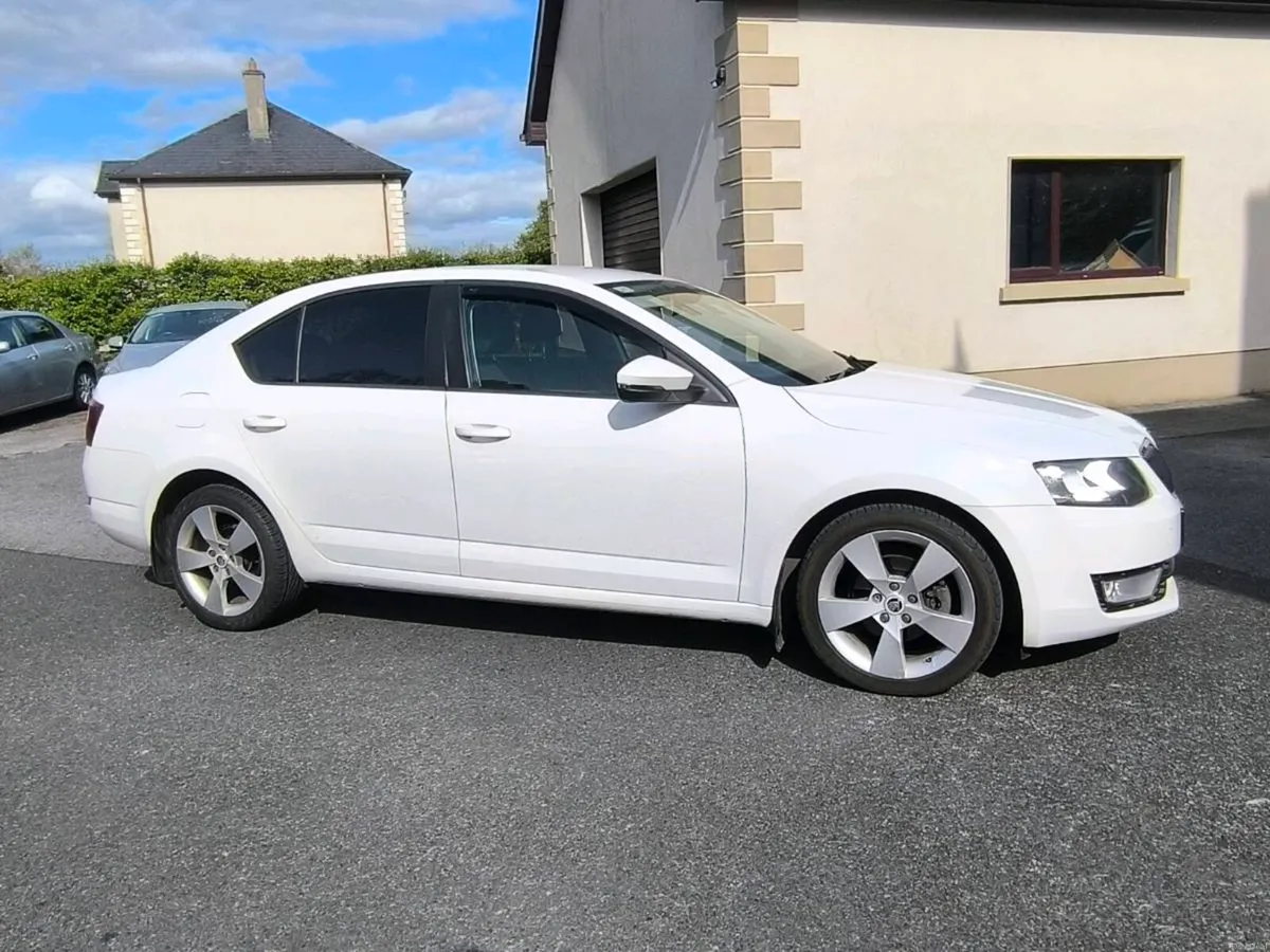 142 SKODA OCTAVIA 1.6TDI ELEGANCE - Image 2