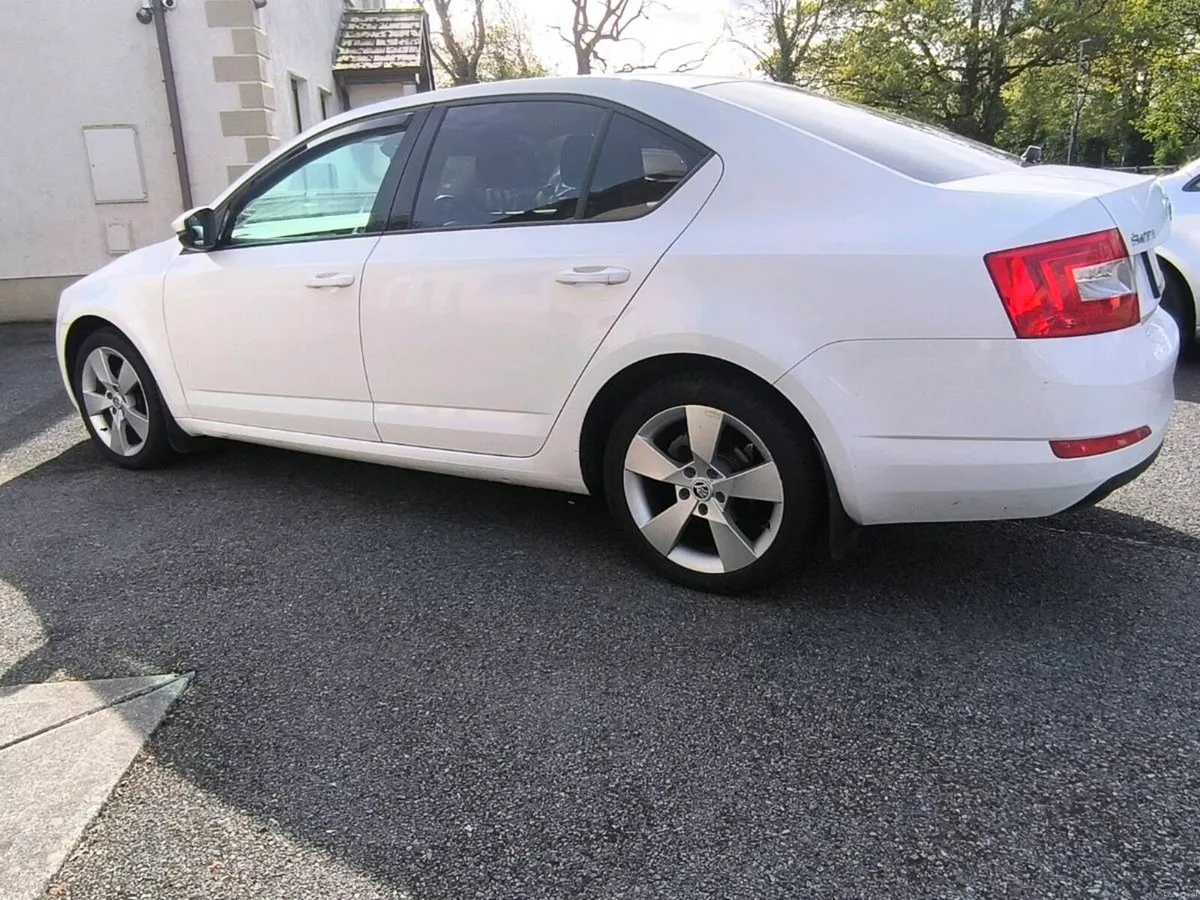 142 SKODA OCTAVIA 1.6TDI ELEGANCE - Image 4