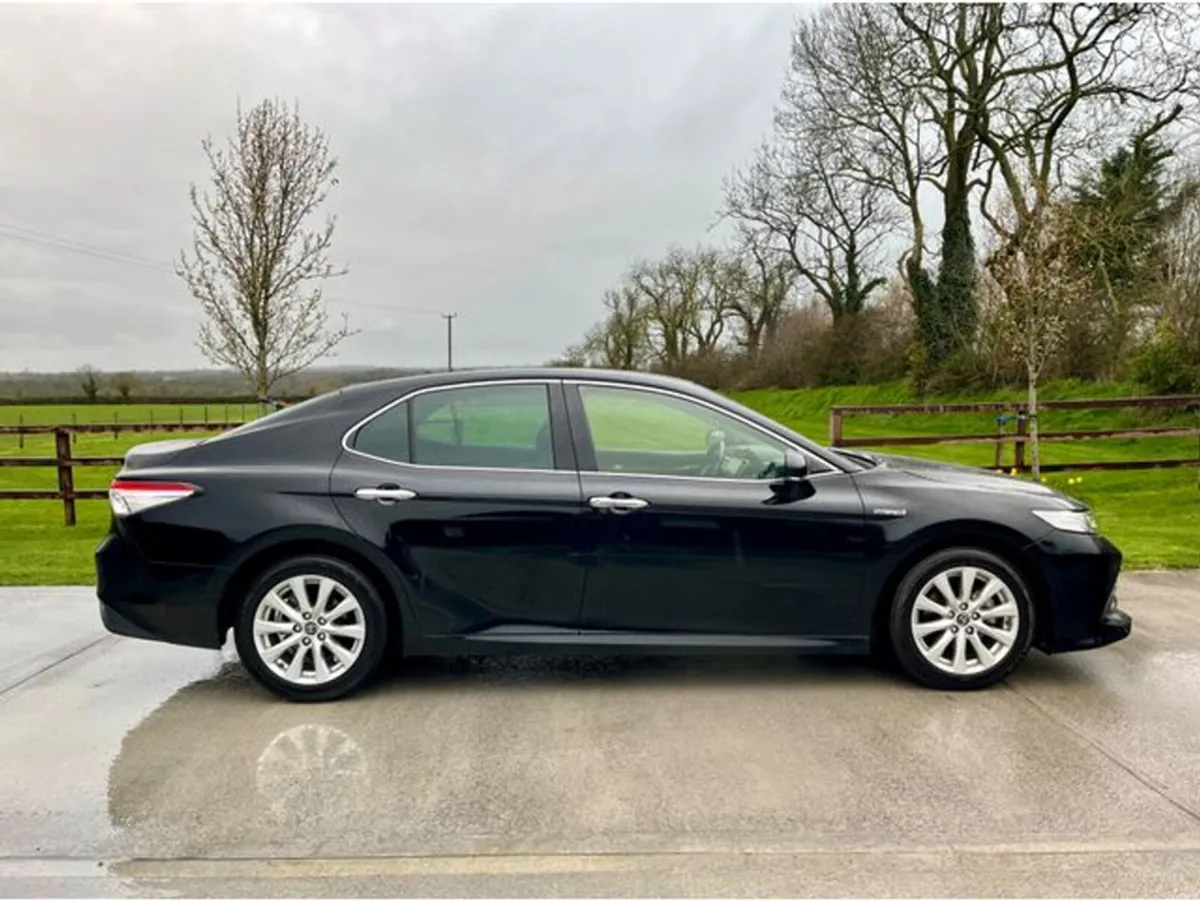 Toyota Camry 2.5 Hybrid *RETAIL PRICE €21900 STRAI - Image 4