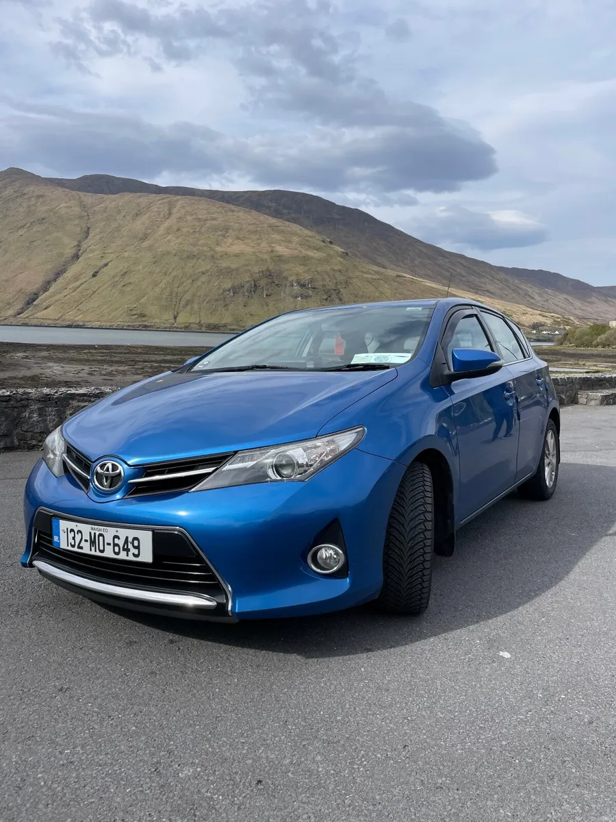Toyota Auris 2013 - Image 1