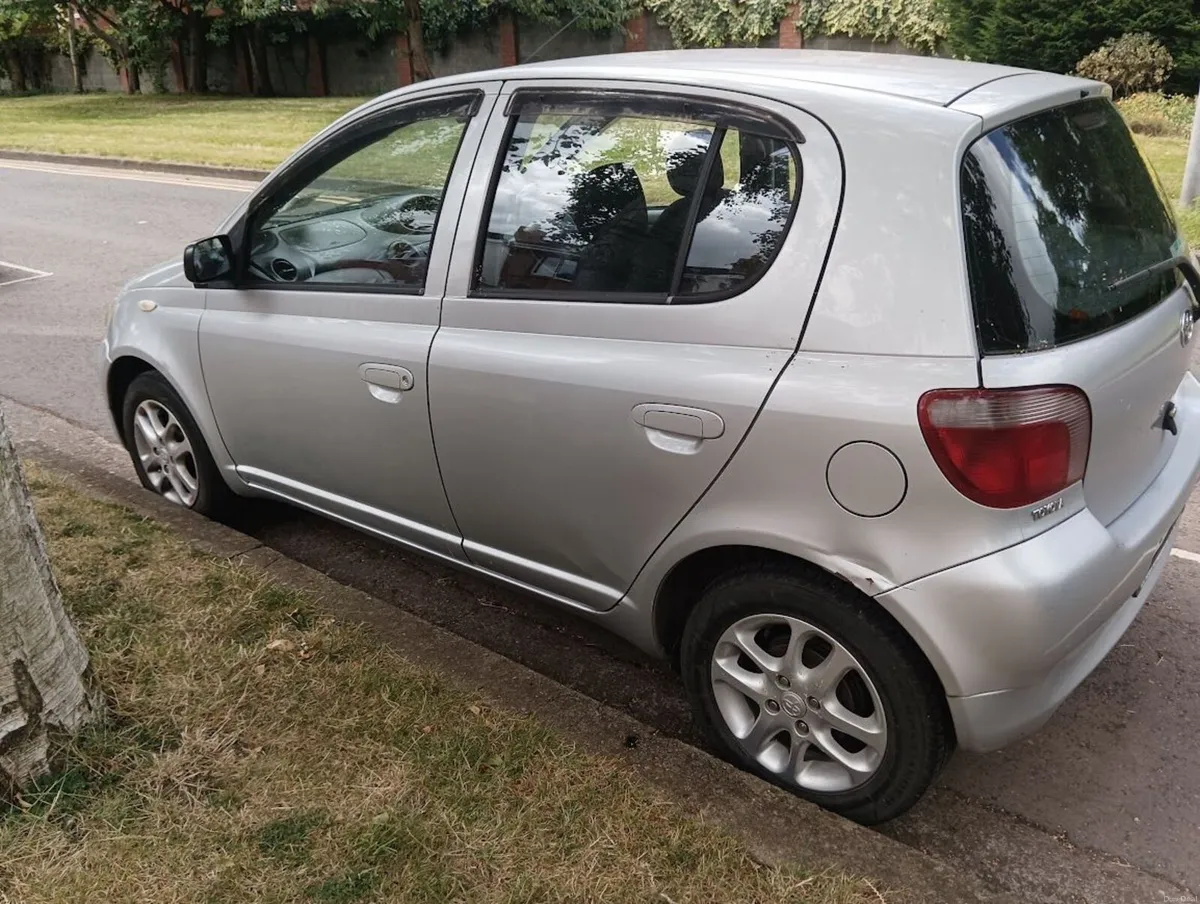 Toyota Yaris  Sol - Image 4