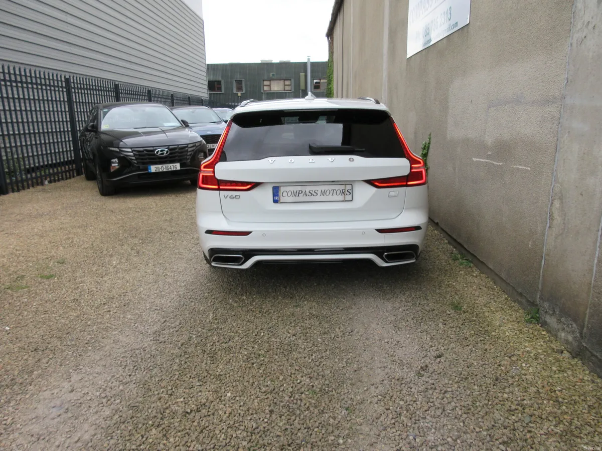 VOLVO V60 2.0 HYBRID AUTO  R DESIGN 350 HP 4X4 - Image 5