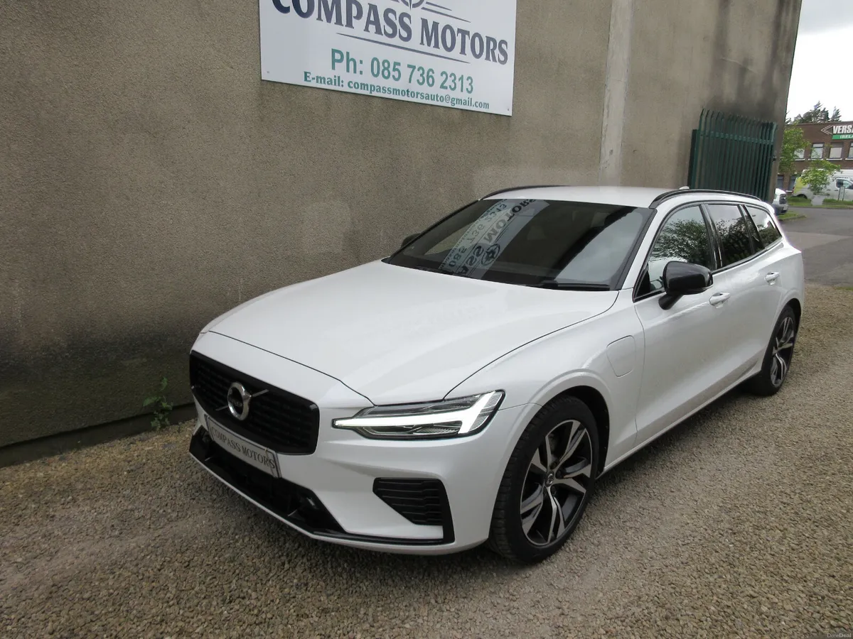 VOLVO V60 2.0 HYBRID AUTO  R DESIGN 350 HP 4X4 - Image 3