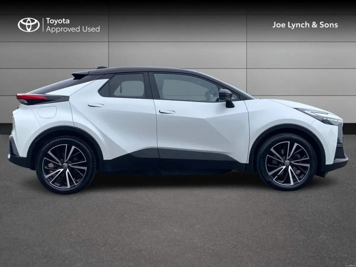 Toyota C-HR C-HR PHEV SOL - Image 3