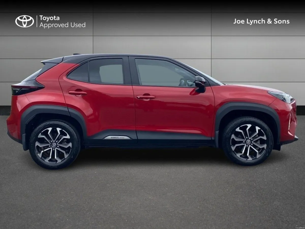 Toyota Yaris Cross YARIS CROSS LUNA SPORT - Image 3