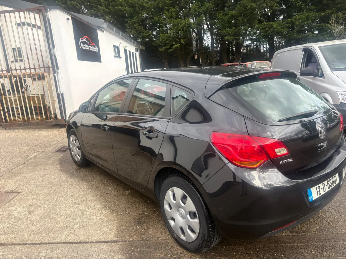 Vauxhall Astra 2012 - Image 1
