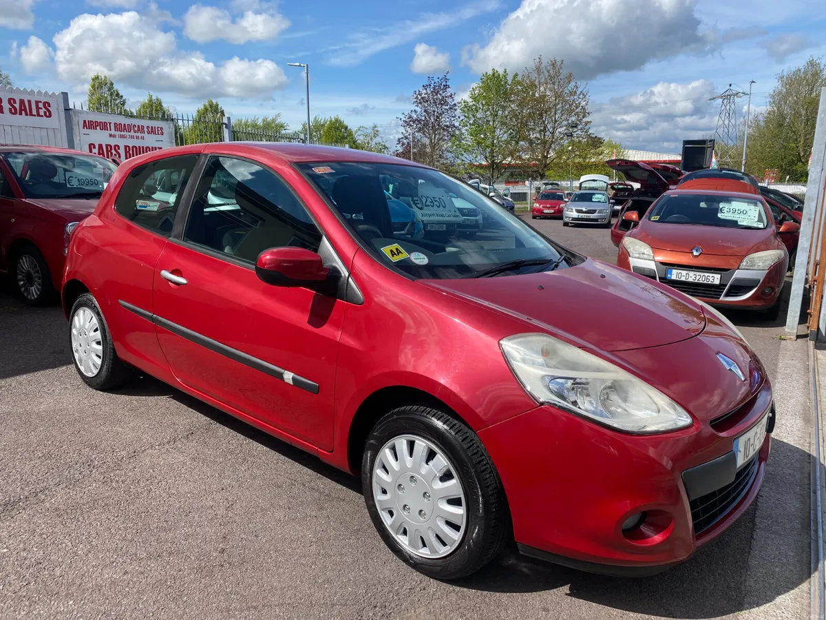 Renault Clio 2010 GREAT STARTER CAR - Image 2