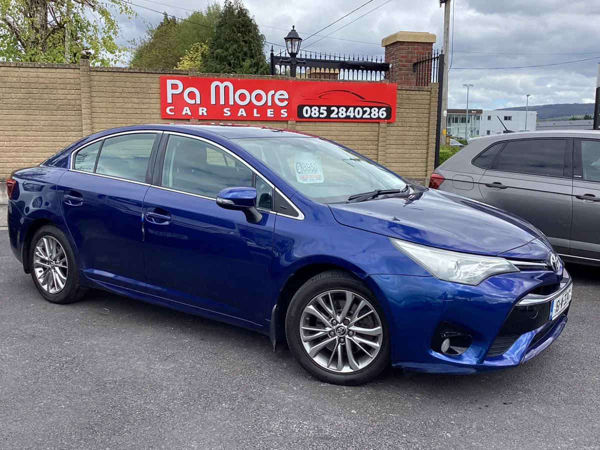 Toyota Avensis ** CAMERA * SAT NAV - Image 2
