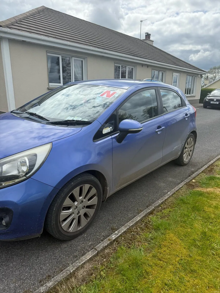 Blue Kia Rio hatchback 1.1 diesel - Image 2