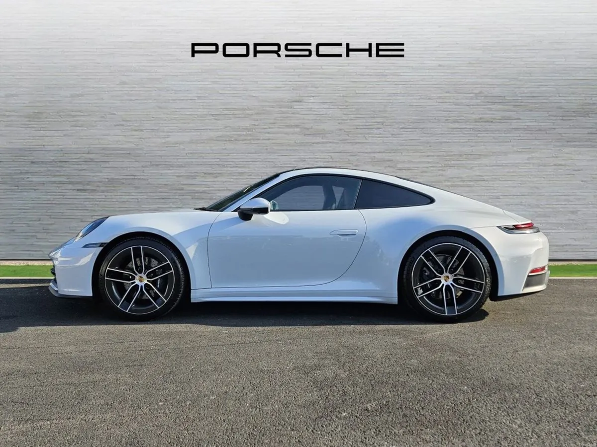 Porsche 911 Carrera - Image 3