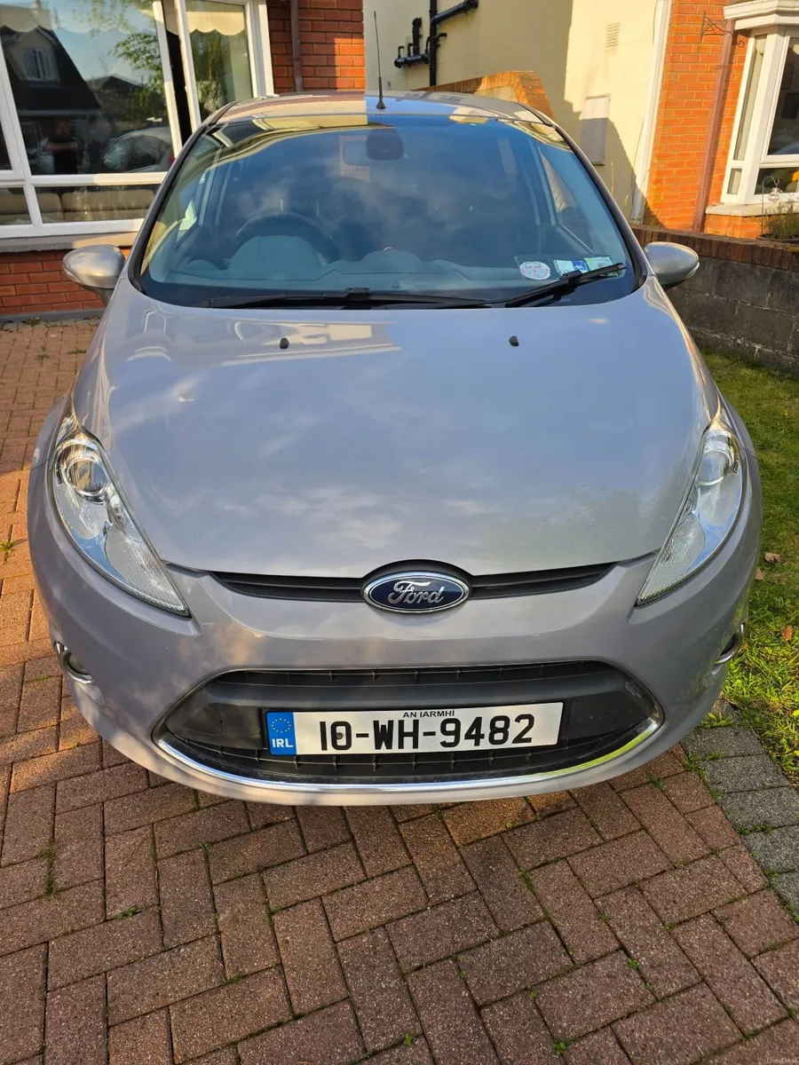 Ford Fiesta 2010 - Image 2