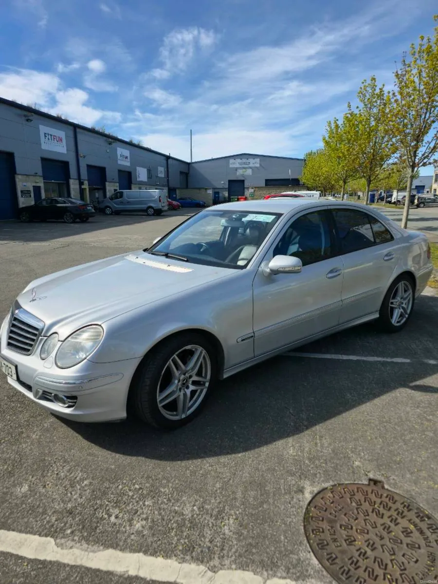 Mercedes E320 CDI Avantgarde 2008 - Image 2