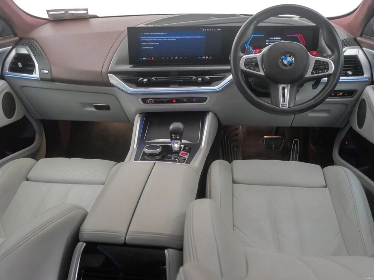 BMW XM 50e - Image 4