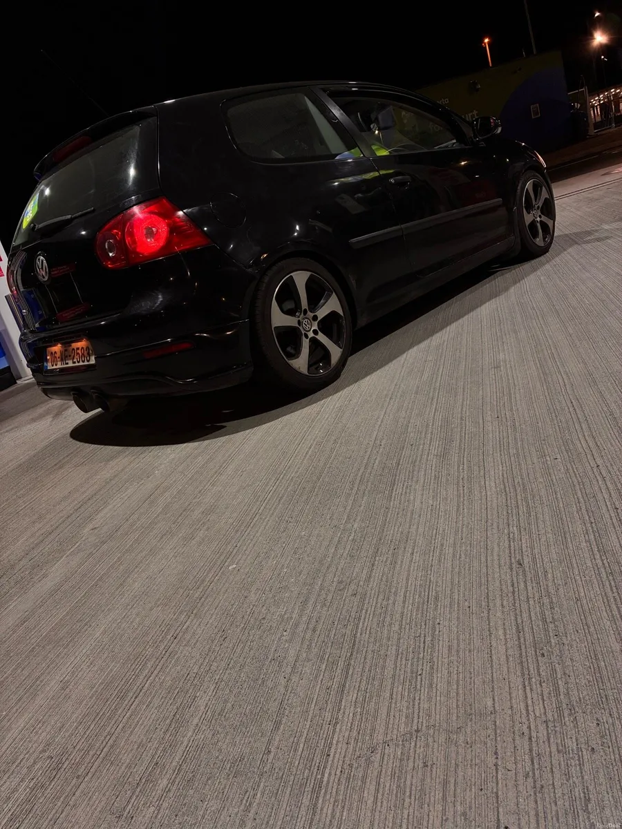 Volkswagen Golf - Image 4