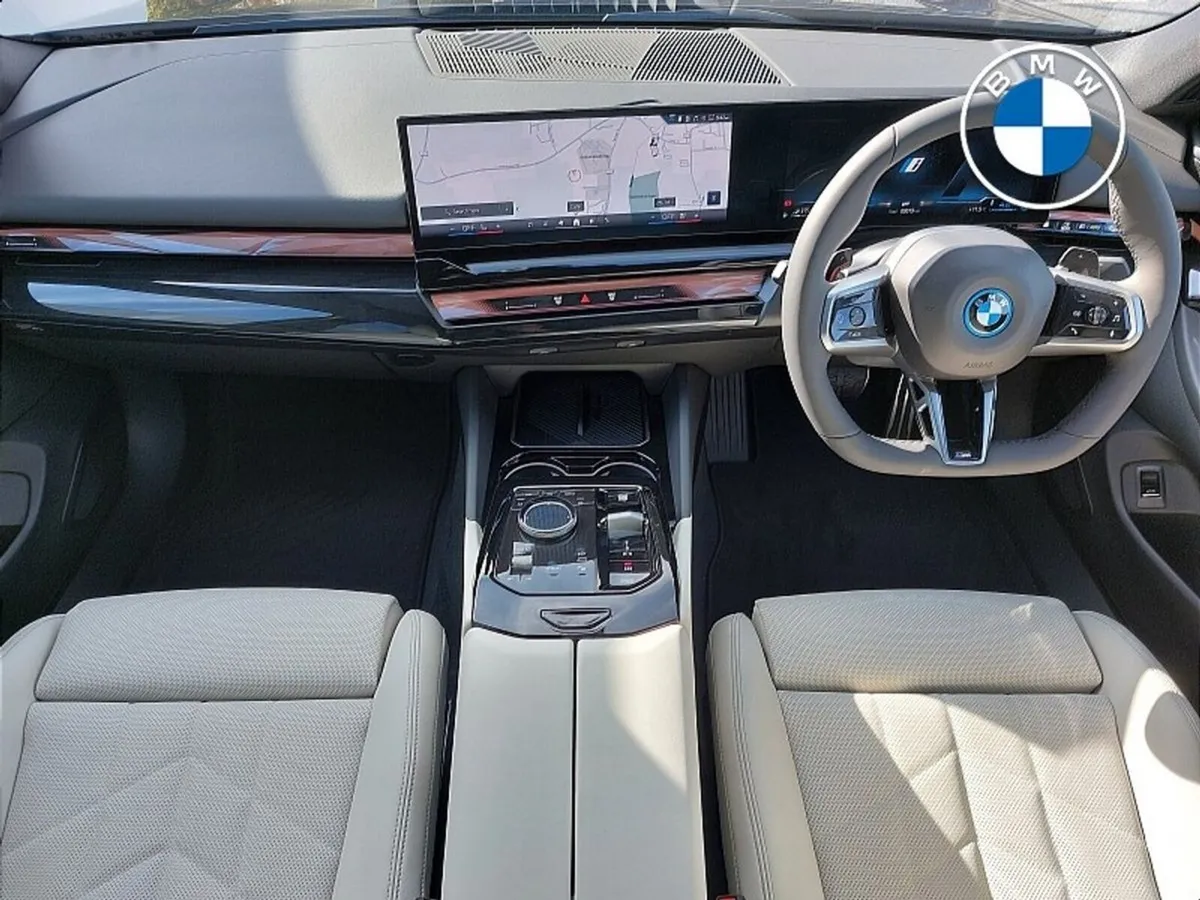BMW 5-Series 530e M Sport - Image 4