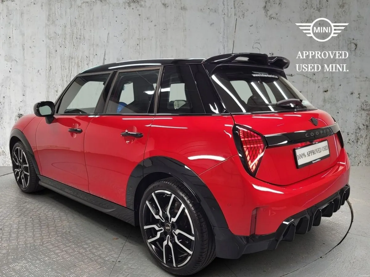 Mini Cooper 5 Door Cooper Sport Level 1 - Image 3