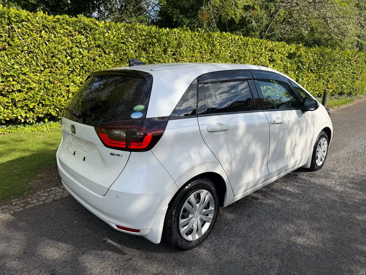 2020 Honda Fit 1.5 Hybrid – White- Half Leather - Image 4
